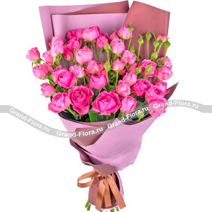 Розовый шик - букет-комплимент с кустовой розой